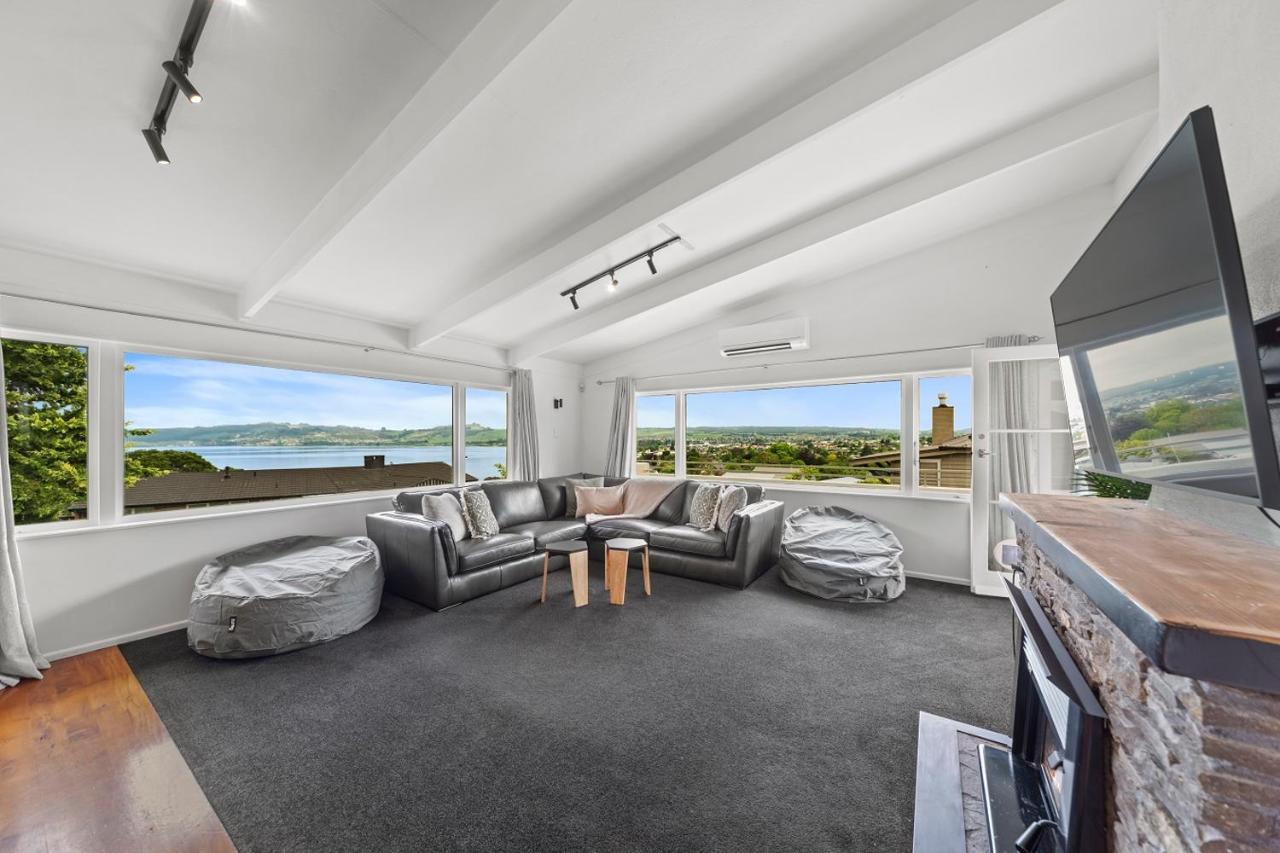 Hilltop House - Lago Taupo Esterno foto